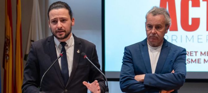 Alcalde visita Lloret Blau